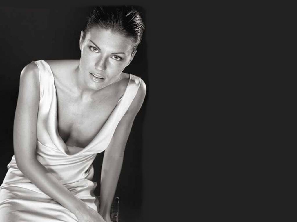 Martina Colombari #84304