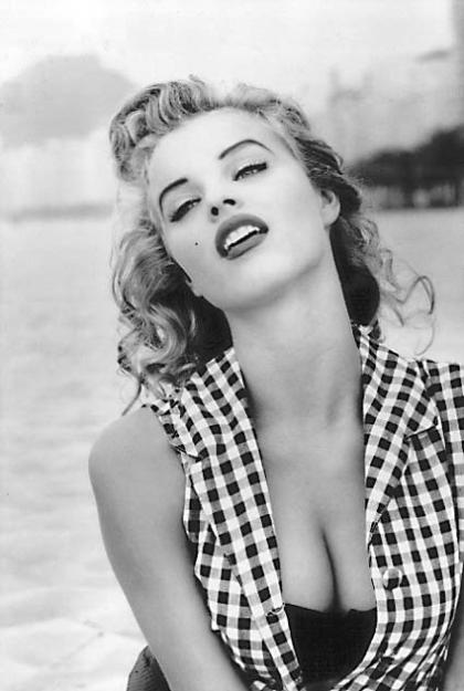 Eva Herzigova photo 103447