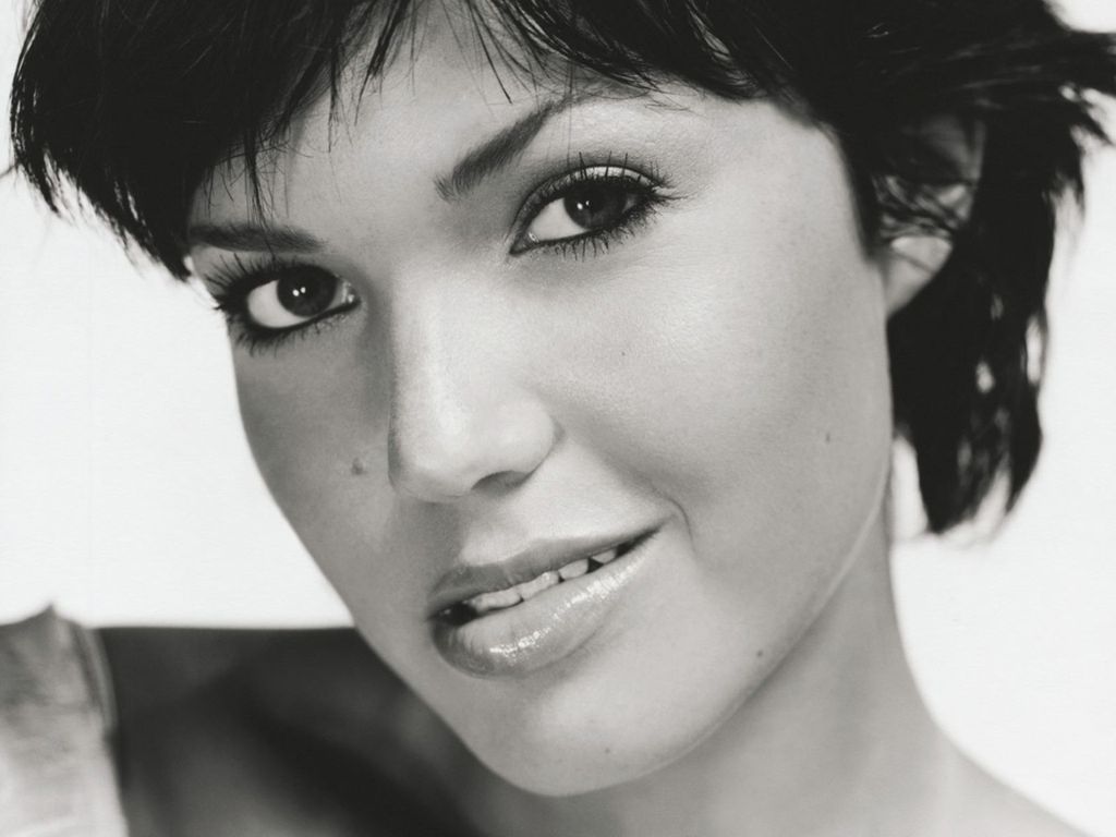 Mandy Moore #84430