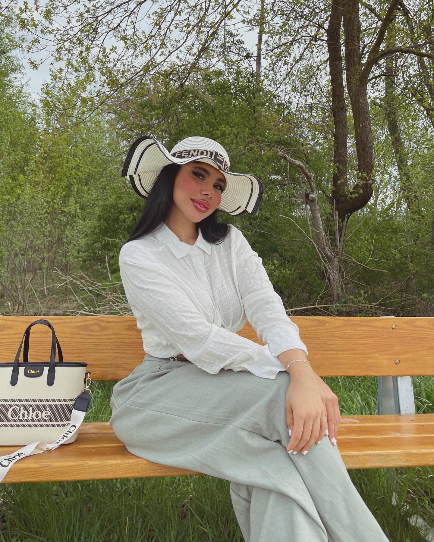 Selina Anna Charlotte #32549