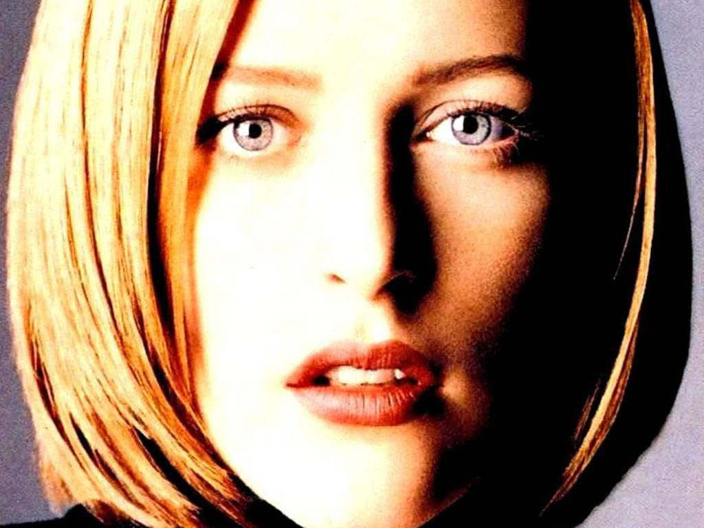 Gillian Anderson #76390