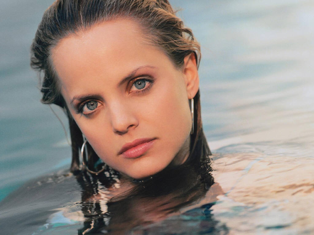 Mena Suvari #85264