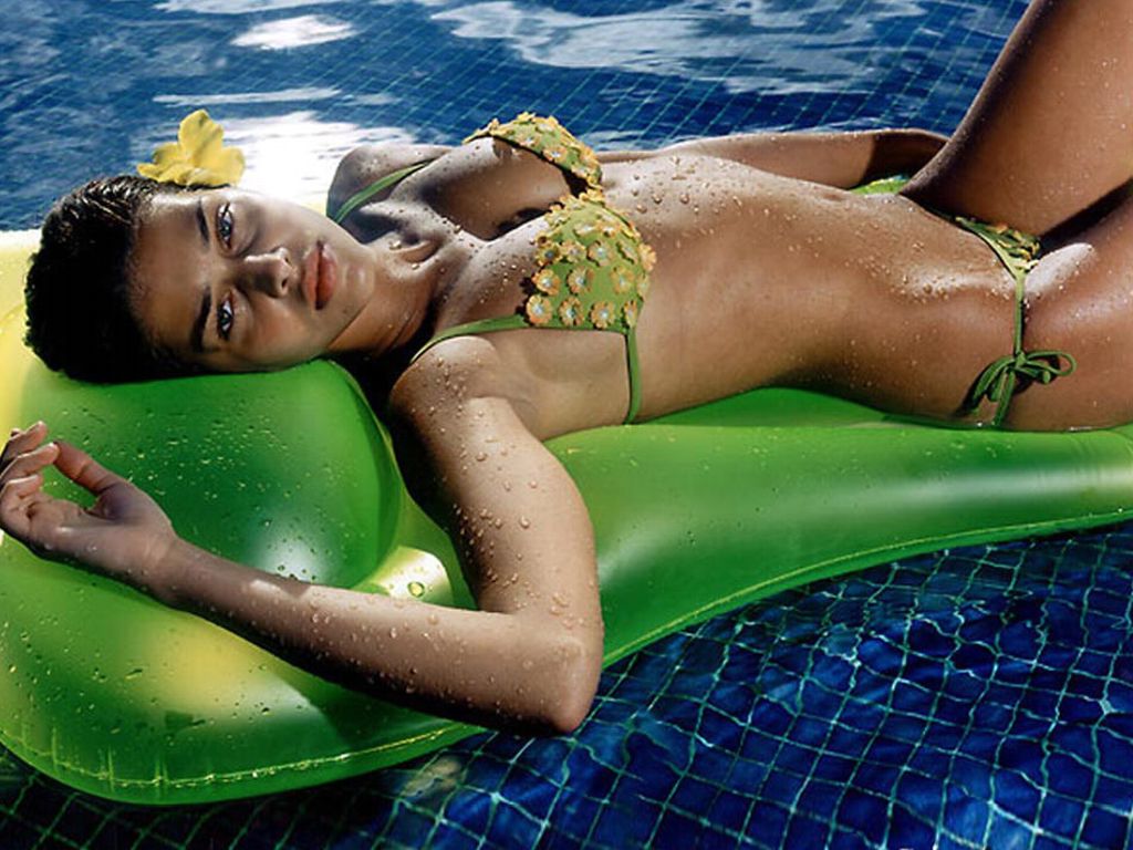 Ana Beatriz Barros #28554