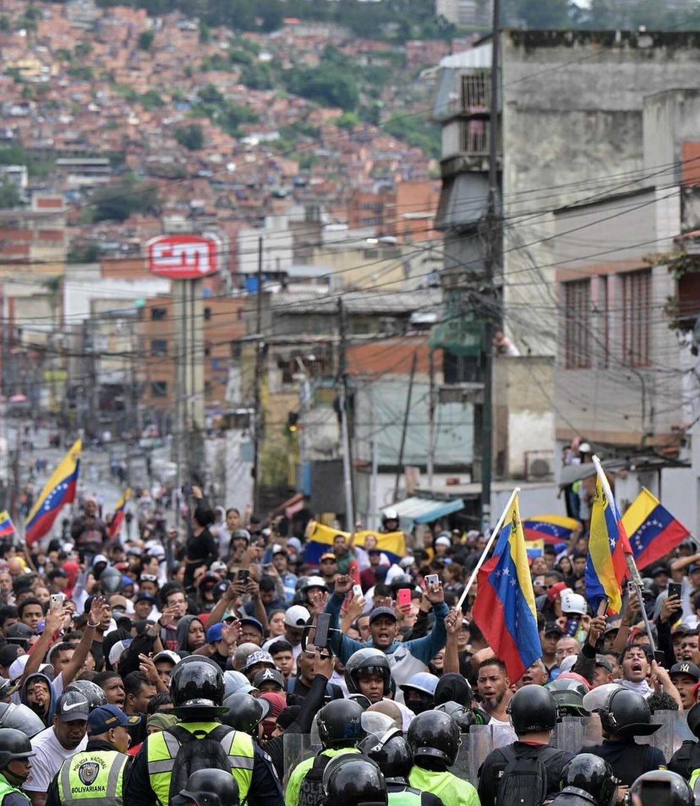 Marie Claire Harp #5813