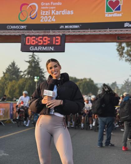 Marie Claire Harp photo 5749