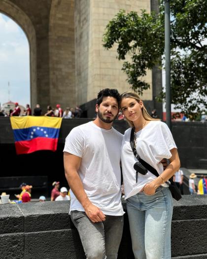 Marie Claire Harp photo 5796