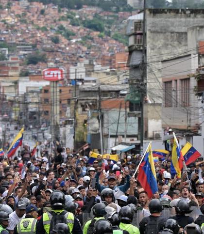 Marie Claire Harp photo 5813