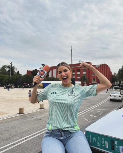 Marie Claire Harp photo 5839