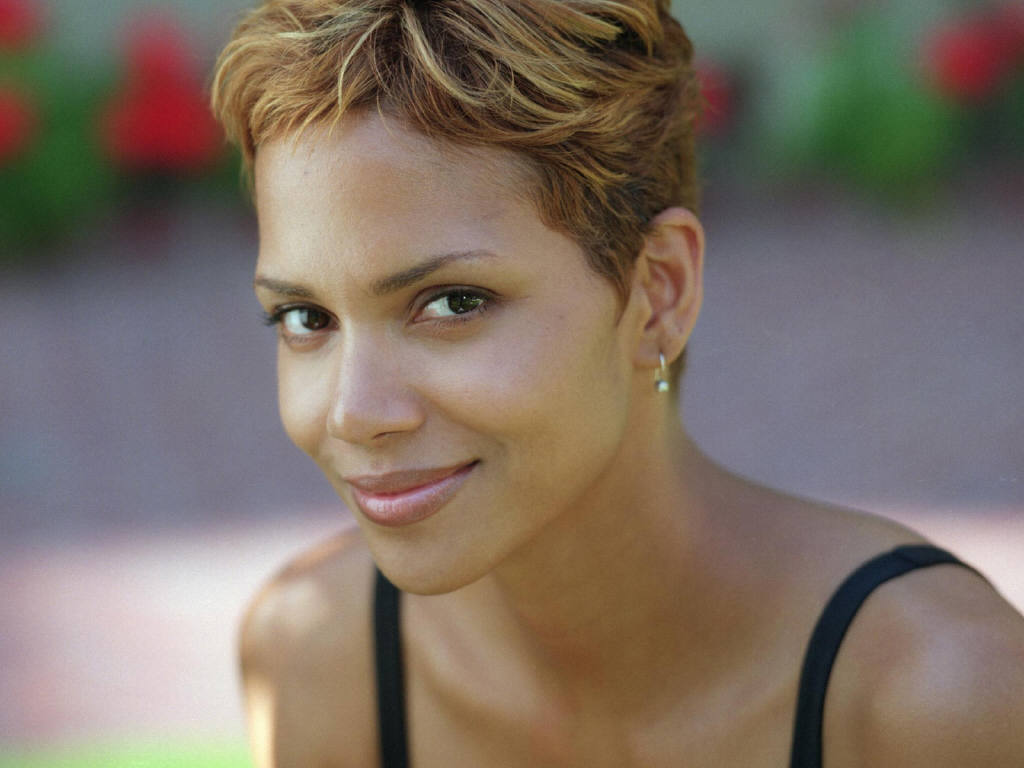 Halle Berry #77070