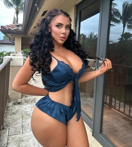 Amanda Nicole