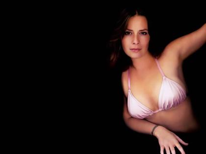 Holly Marie Combs  