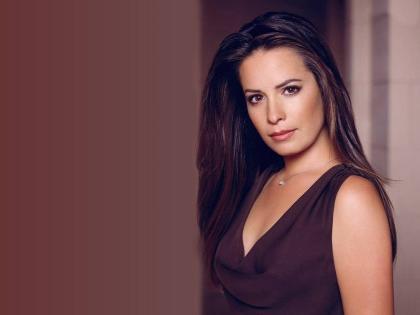 Holly Marie Combs  