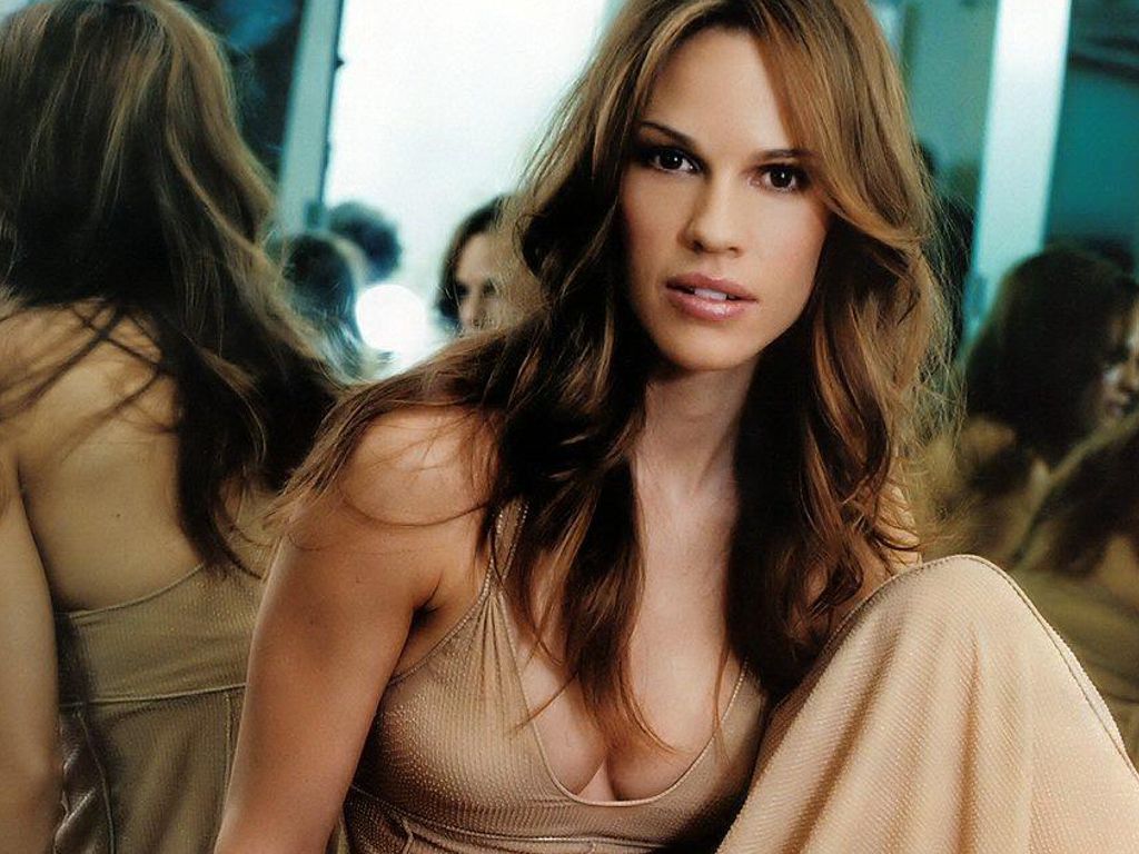 Hillary Swank   #77473