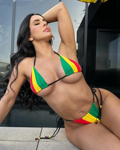 Lily Adrianne photo 33159