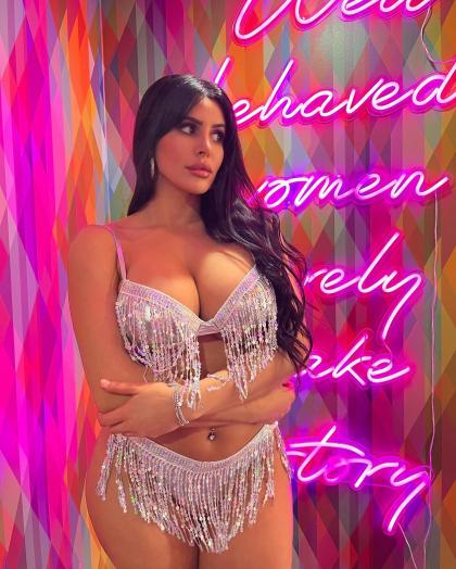 Lily Adrianne photo 33221