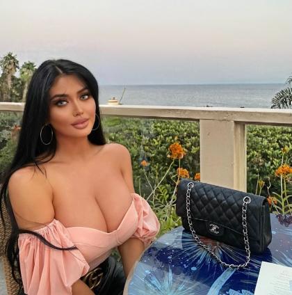 Becky Hudson photo 6024