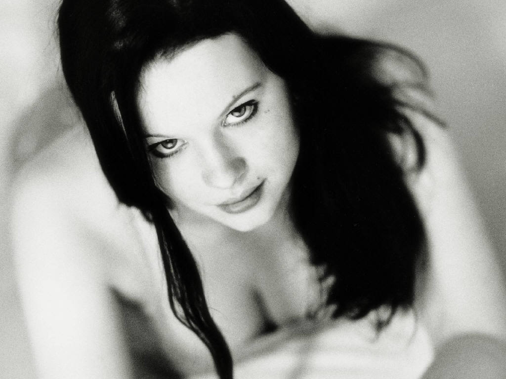 Thora Birch #89952