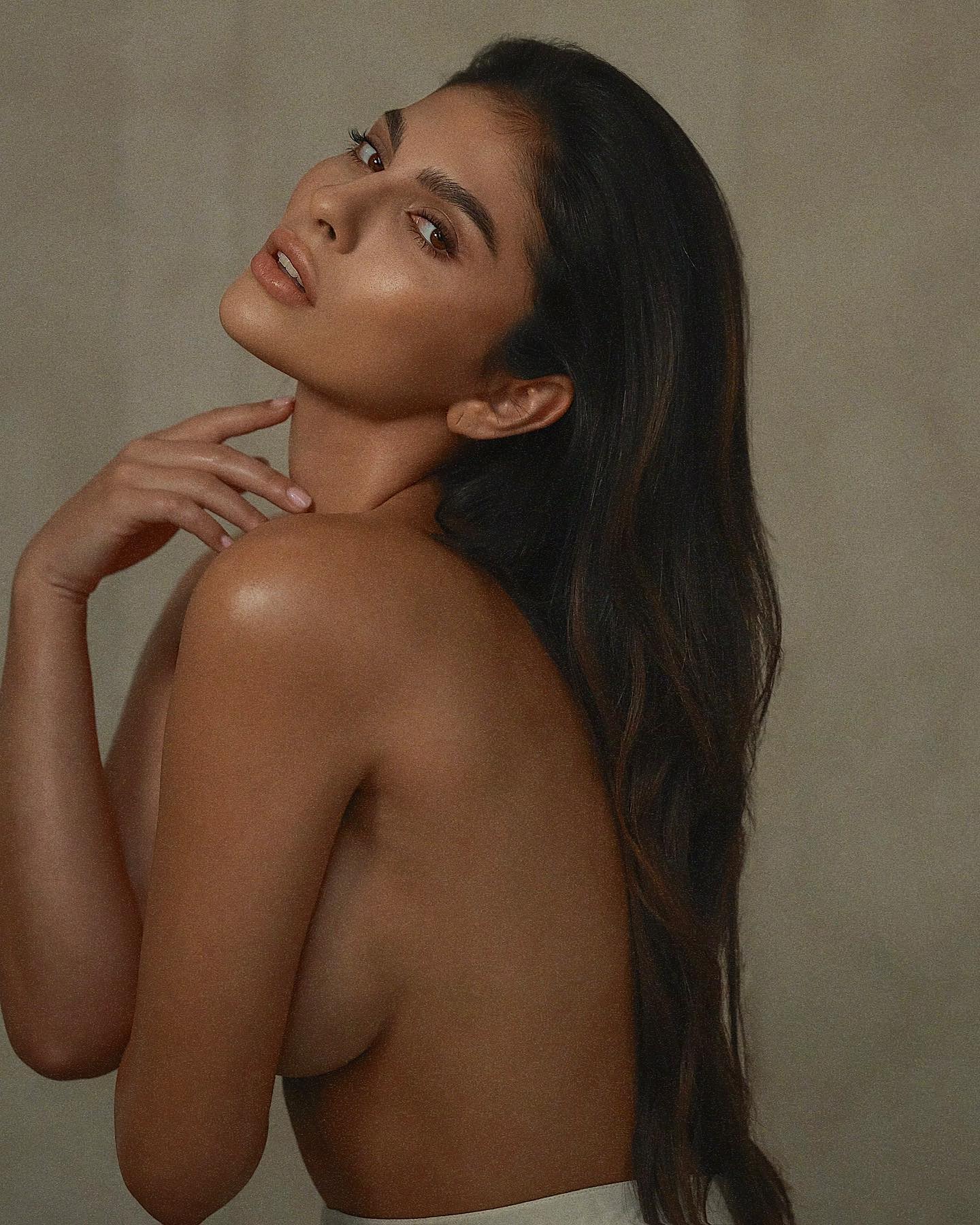 Amanda Trivizas #33743