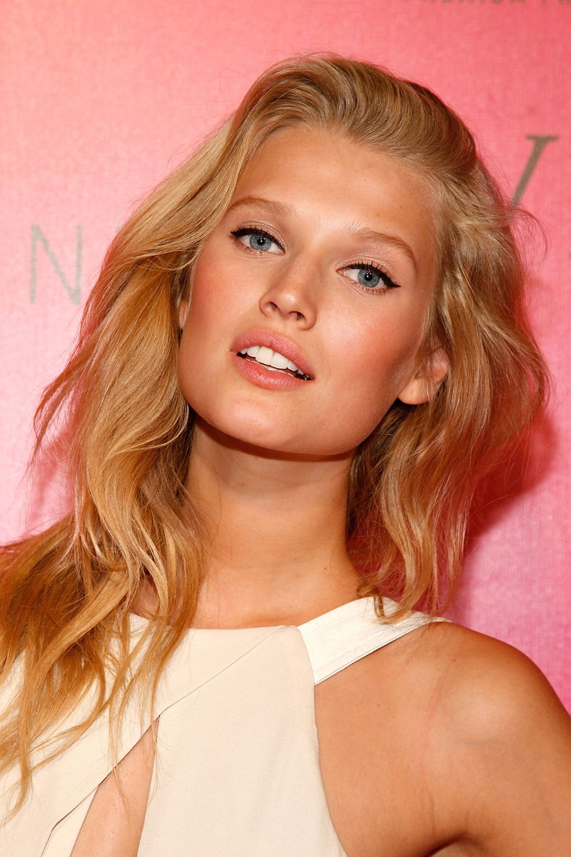 Toni Garrn #92352