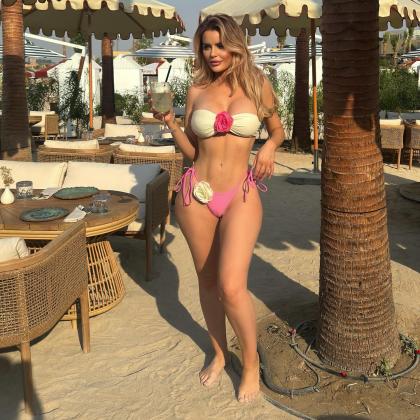 Nicole Farrell photo 94453