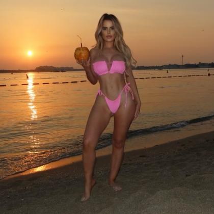 Nicole Farrell photo 94457