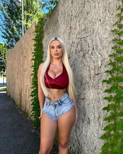 Aura Maria Lazar photo 94702