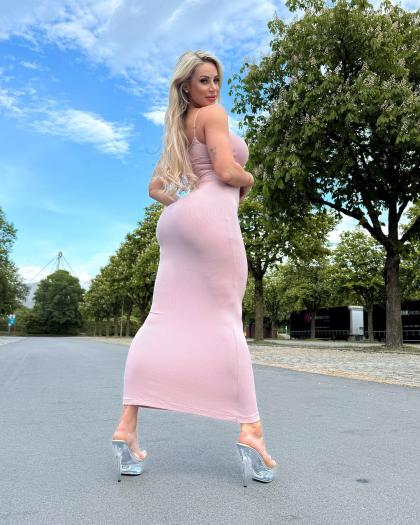 Leo Theresa photo 209741