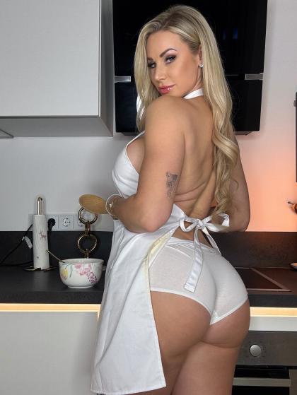 Leo Theresa photo 209762