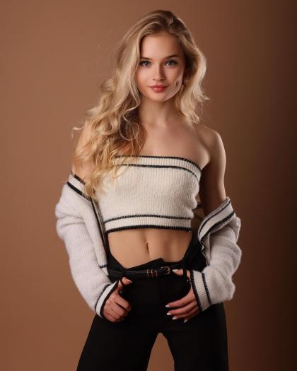 Veronika Miller photo 95960