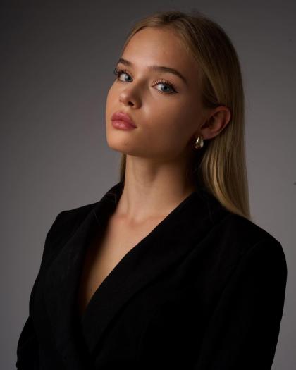 Veronika Miller photo 95966