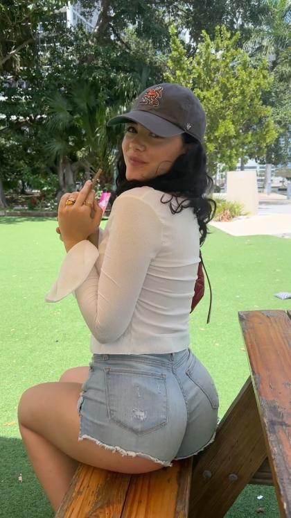 Vanessa Reinhardt photo 33996