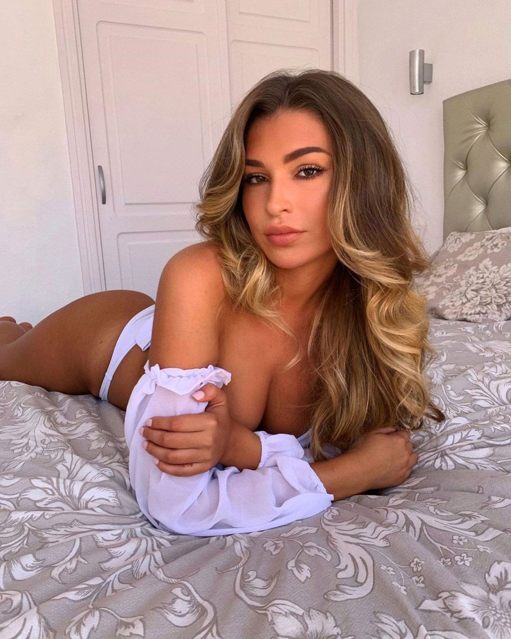 Zara McDermott #97920