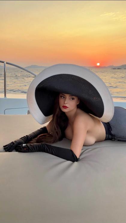 Demi Rose photo 9098