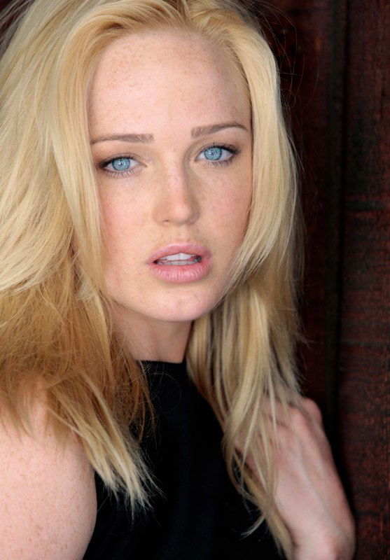 Caity Lotz #100427
