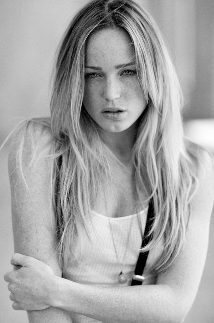 Caity Lotz #100454