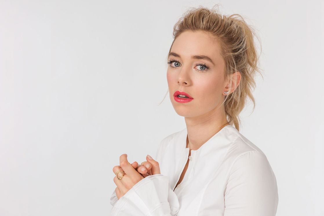 Vanessa Kirby #100805
