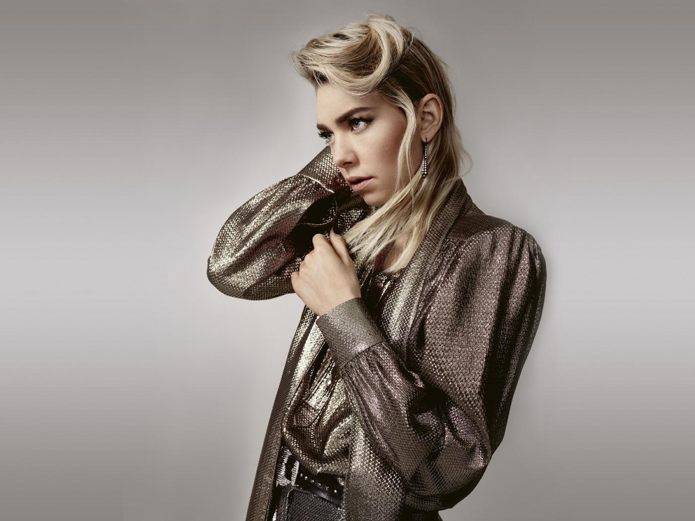 Vanessa Kirby #240870