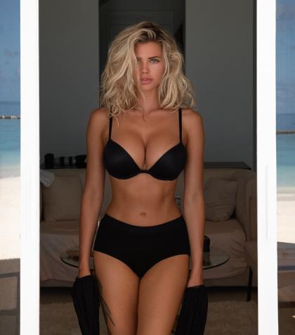 Natalie Lee photo 226953