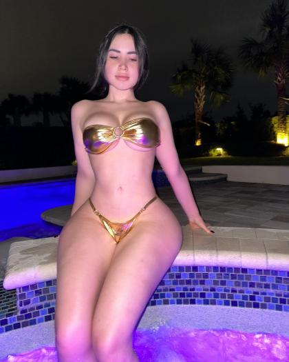 Christy photo 102606