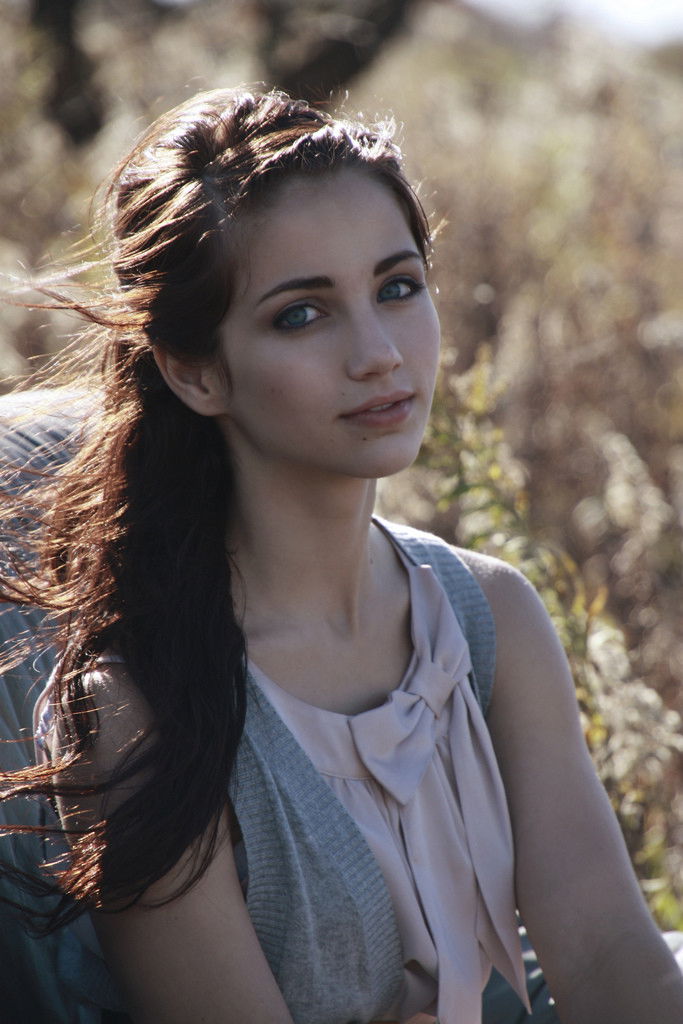 Emily Rudd #103063