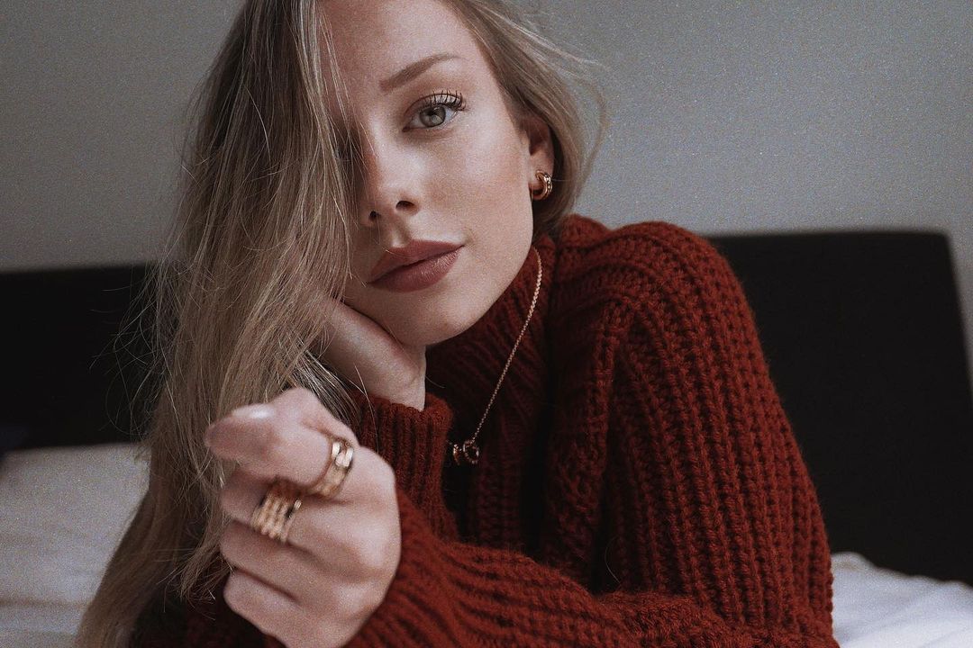 Ester Exposito #103259