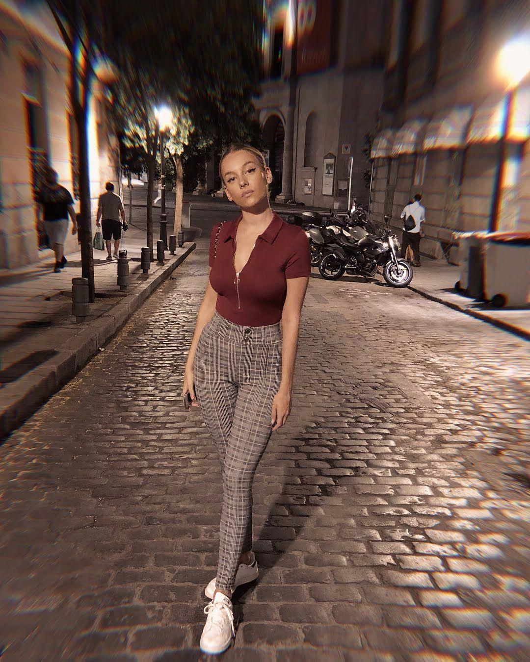 Ester Exposito #239145