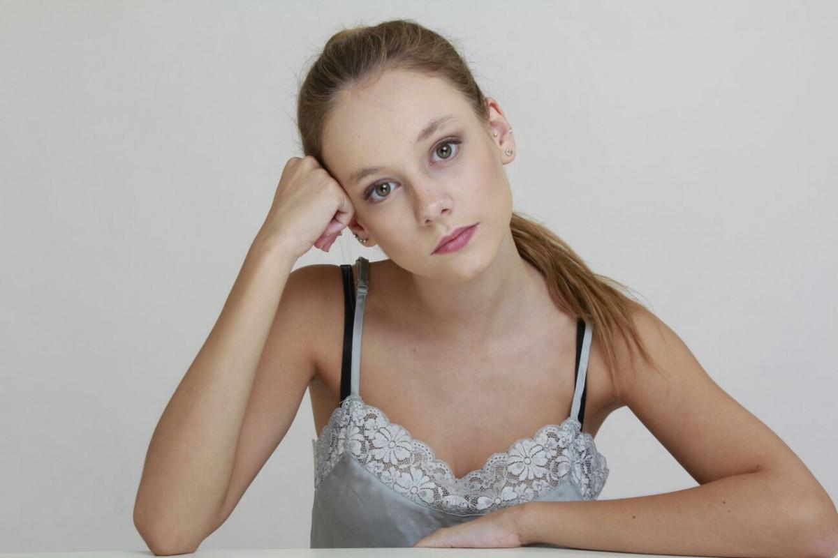 Ester Exposito #239147