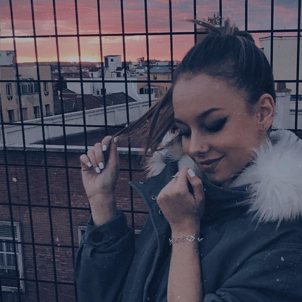 Ester Exposito #239154