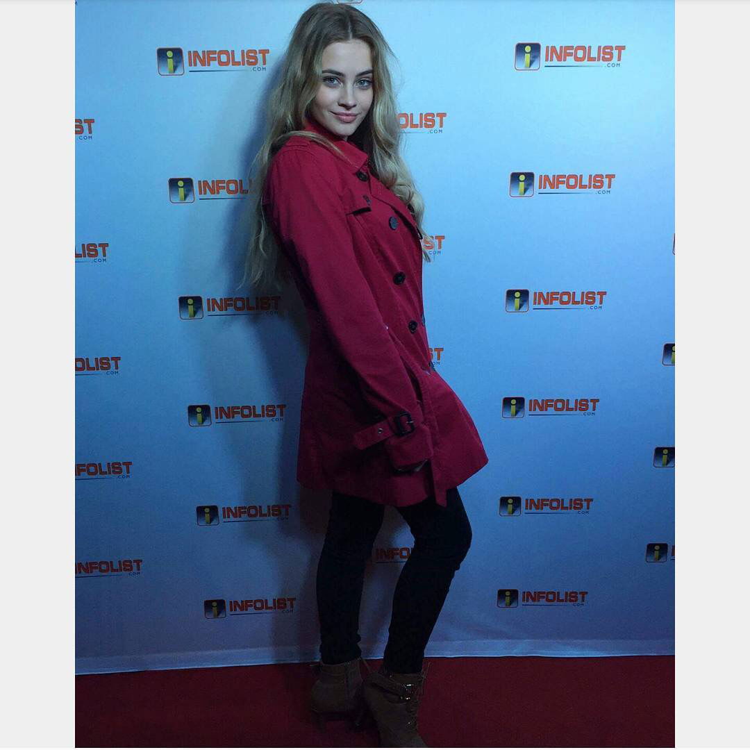 Josephine Langford #105557