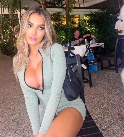 Lyna Perez photo 9514