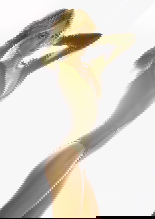 Laura Vandervoort #106812