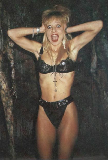 Linnea Quigley photo 107101