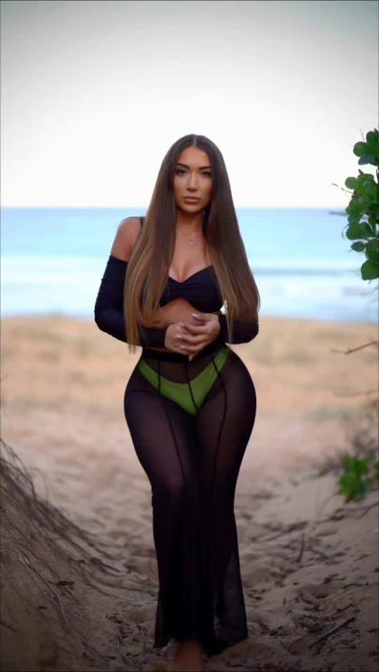 Stephanie Collier photo 9543