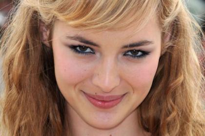 Louise Bourgoin photo 107264